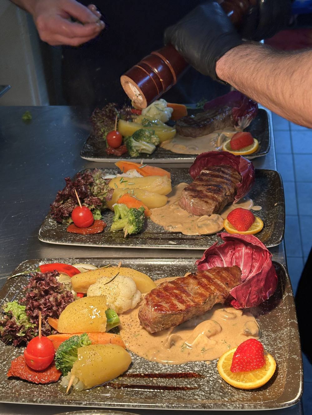 Angerichteter Fleischteller aus der Küche des La Pergola
